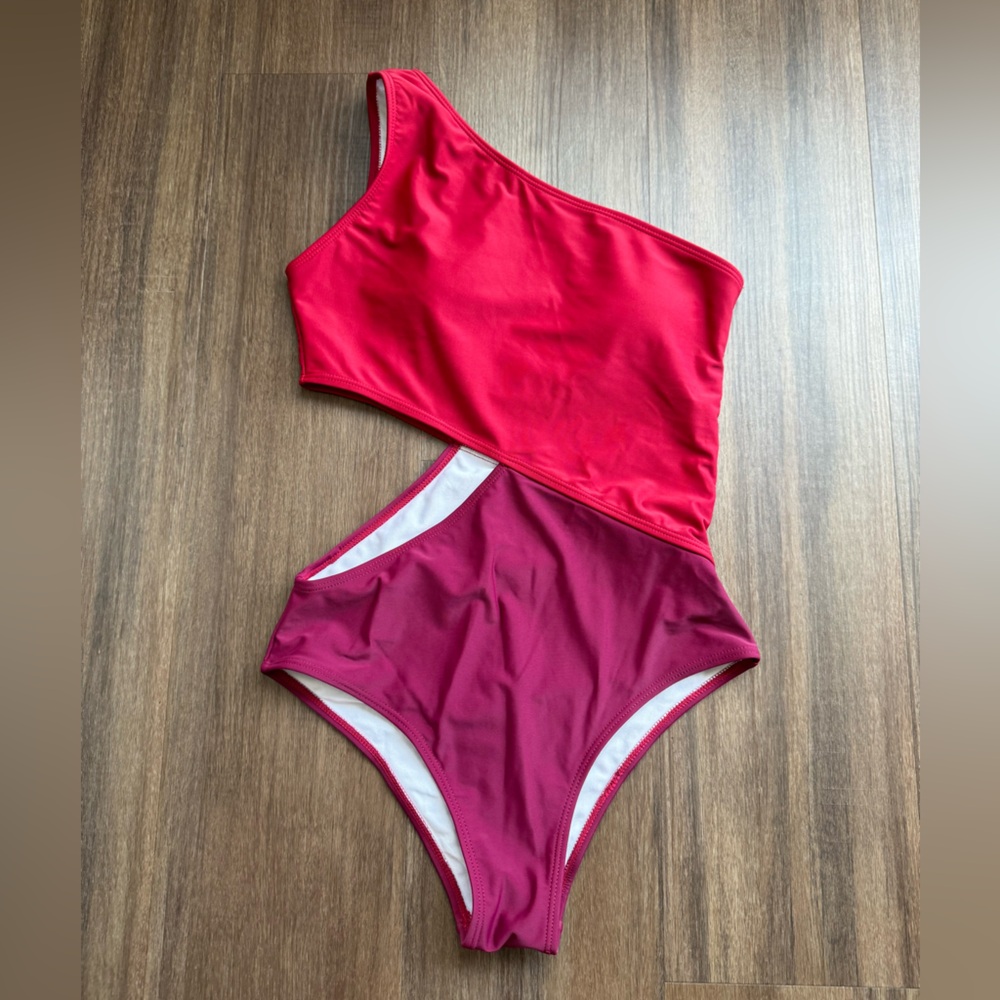 One piece swimsuit